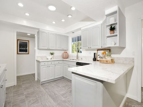 1527 Palais Rd, Anaheim CA  92802-2104 exterior