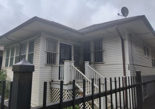 7550 Oglesby Ave, Chicago, IL 60649-3314