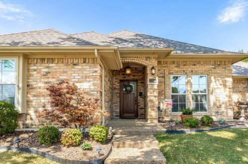 2101 Nob Hl, Carrollton TX 75006-2822 exterior