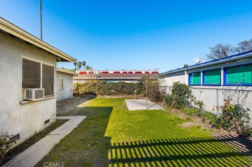 1102 West St, Anaheim CA  92801-2901 exterior