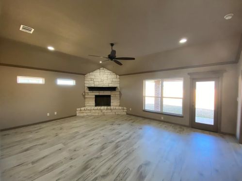 3327 Windcrest Dr, Granbury, TX 76049