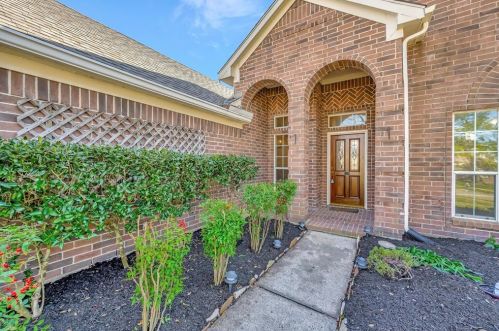 4914 Sentry Woods Ln, Pearland, TX 77584-9425