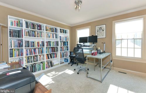 12 Governors Ln, Princeton NJ  08540-3667 exterior