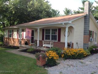 131 Mercer Cir, Grottoes, VA 24441-5016