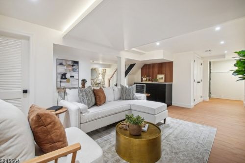 4 Northview Ter, Maplewood NJ  07040-3606 exterior