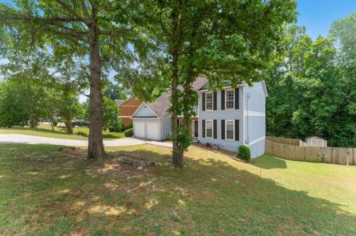 2700 Ashley Downs Ln, Atlanta, GA 30349-4994