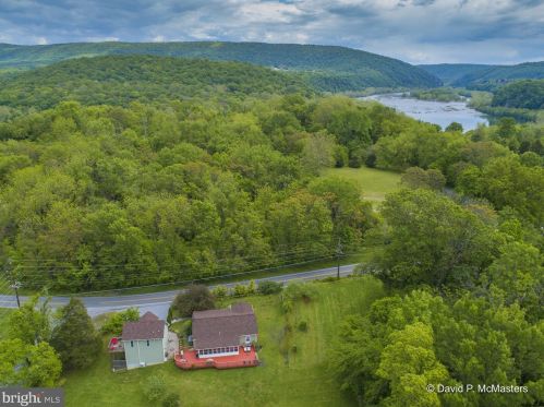 2017 Bakerton Rd, Harpers Ferry, WV 25425-5483
