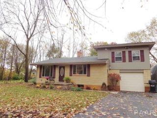 2811 Pineknoll Ct, Peoria IL  61615-3767 exterior