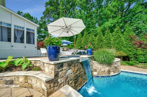 5380 High Point Mnr, Atlanta GA  30342-2000 exterior