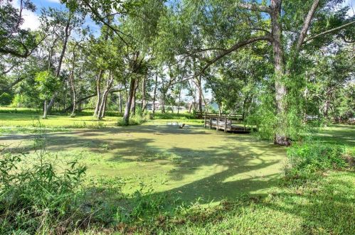 411 County Road 28, Angleton TX 77515-9420 exterior