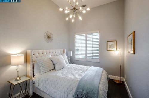 1046 Rolling Woods Way, Concord CA  94521-5400 exterior