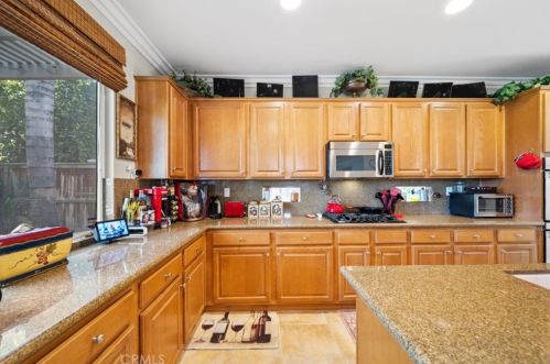 11364 Pondhurst Way, Riverside CA  92505-3471 exterior