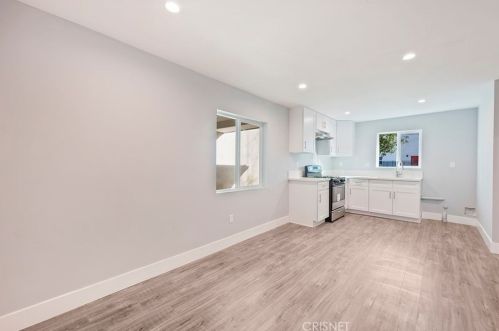7960 Amestoy Ave, Van Nuys CA  91406-1603 exterior