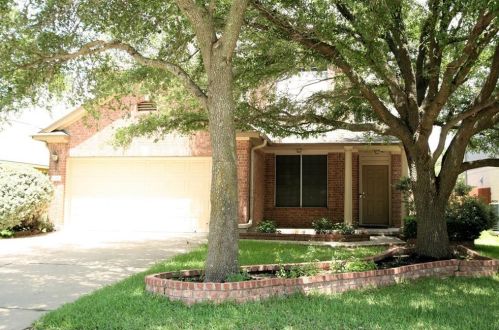 724 Le Ann Ln, Cedar Park, TX 78613-6701