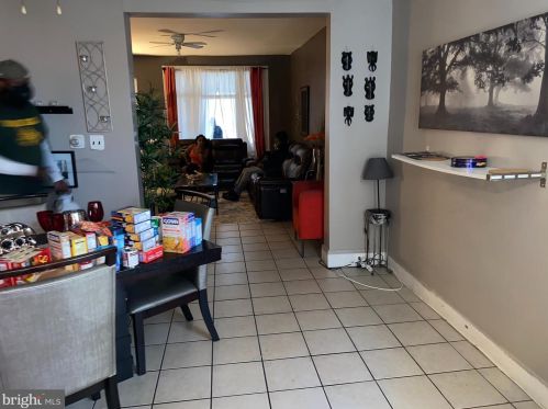 5219 10th St, Philadelphia PA 19141-4009 exterior