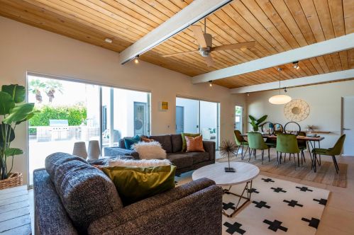 2186 Starr Rd, Palm Springs, CA 92262-3034