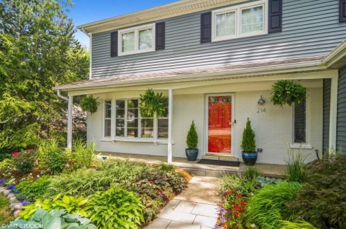 214 Knob Hill Dr, Arlington Hts, IL 60004-3119