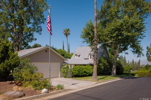 1320 La Loma Dr, Redlands, CA 92373-6944