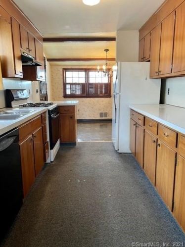 24 Victory Ct, Norwalk, CT 06855-1419
