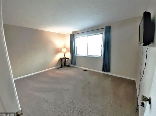 1573 Helmo Ave, Saint Paul MN  55128-5534 exterior
