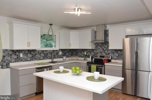 6620 Conway Rd, Harrisburg, PA 17111-4601
