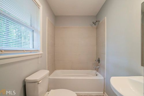 1240 Elva Dr, Atlanta GA  30331-7324 exterior