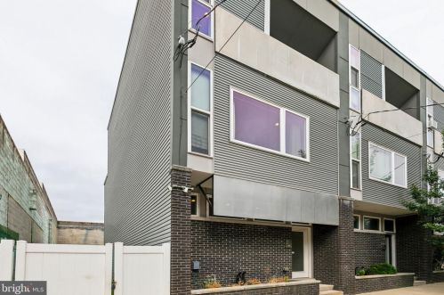 1324 Howard St, Philadelphia PA 19122-2445 exterior