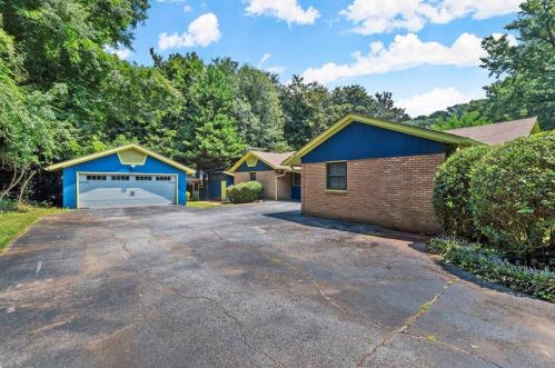 3333 Flowers Dr, Atlanta GA  30337-1001 exterior