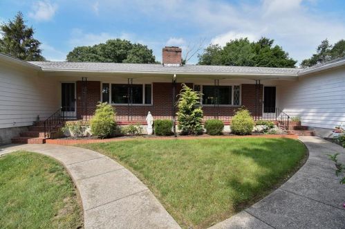 275 Commonwealth Ave, Warwick, RI 02886-2756