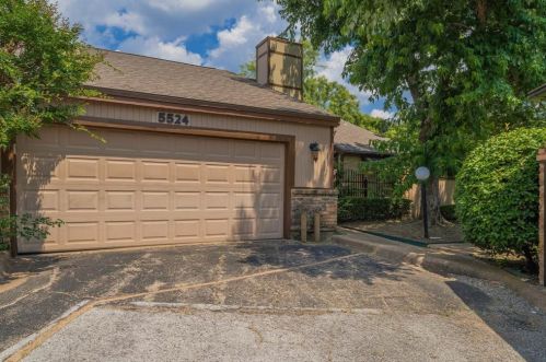 5524 Willow Cir, Fort Worth TX  76112-1952 exterior