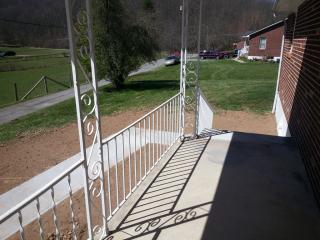 107 Belcher Ln, Oakvale WV  24739-8915 exterior