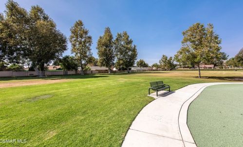 2044 Avenida Vista Delmonte, Simi Valley CA  93063-4017 exterior