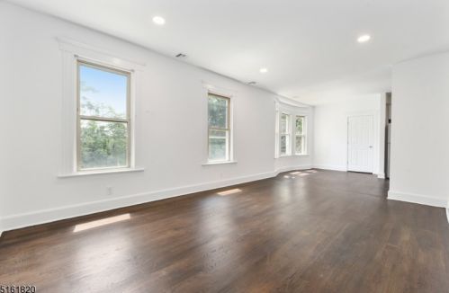 67 Dunnell Rd, Maplewood NJ  07040-1333 exterior