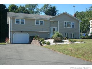 17 Eagle Dr, Hartford, CT 06111-1608
