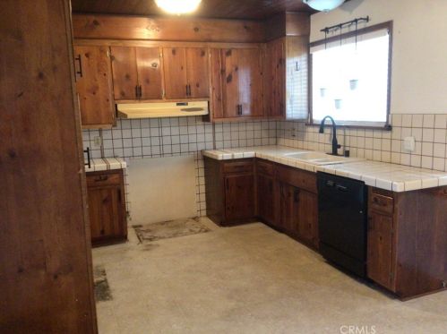 7848 Amestoy Ave, Van Nuys, CA 91406-1601