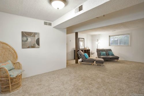 6917 Spruce Dr, Englewood CO 80112-1229 exterior