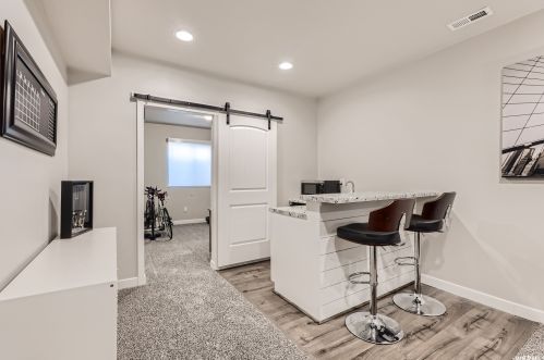 6544 Hvn Maple Dr, Taylorsville UT 84081-4162 exterior