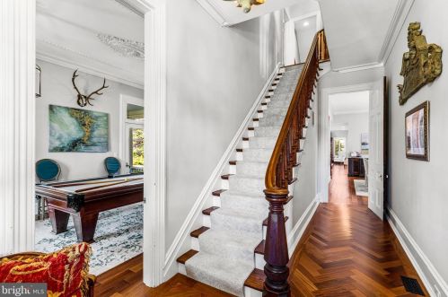 114 Kings Hwy, Tavistock NJ 08033-1981 exterior