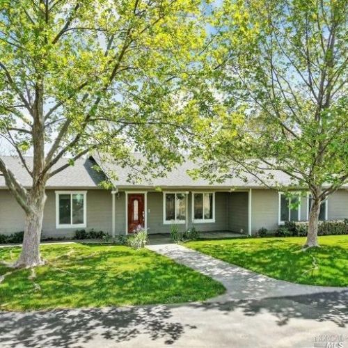 4242 Shady Creek Ln, Vacaville, CA 95688-9531