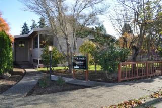 3008 Garlough Ave, Seattle, WA 98116-2932