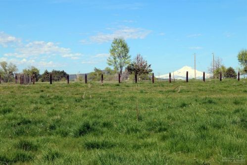 1066 Barker St, Metolius, OR 97741-9398