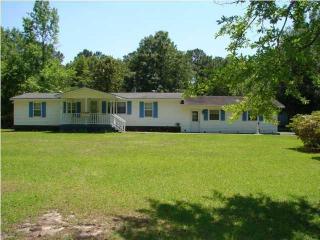 121 Steele Dr, Summerville, SC 29483-4621