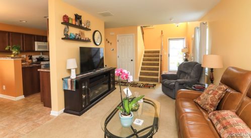 585 Vine St, Pingree Grove IL  60140-5621 exterior