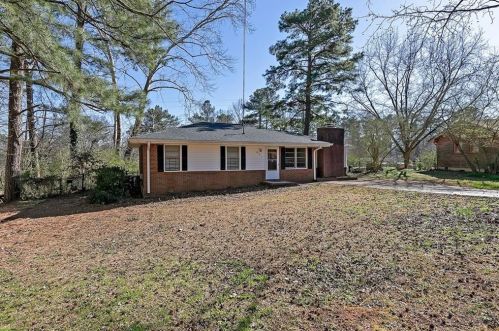 861 Oakdale Dr, Forest Park, GA 30297-3058