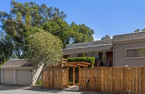 35 Farm Rd, Los Altos, CA 94024-7059