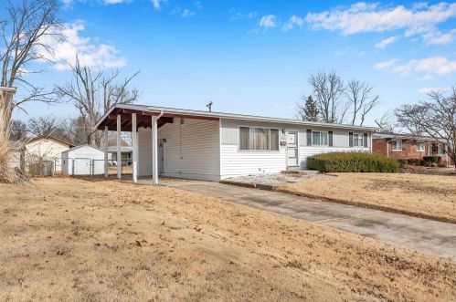 821 Riderwood Dr, Hazelwood, MO 63042-3329