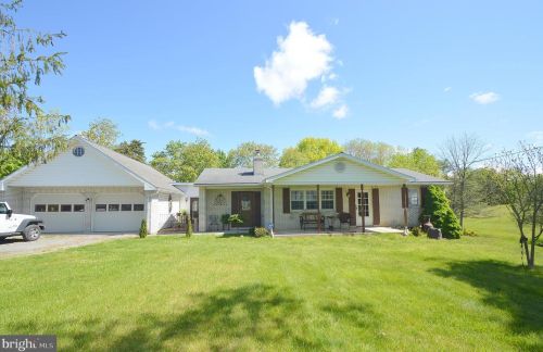 48 Calvin Unger Ln, Berkeley Springs WV 25411-5181 exterior