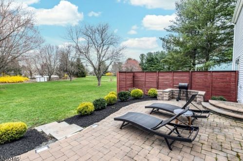 98 Richmond Dr, Montgomery, NJ 08558-1819