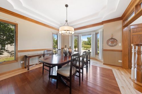 6870 Fieldstone Dr, Willowbrook IL  60527-6968 exterior