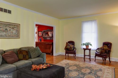 41 Friends Ave, Haddonfield NJ 08033-1500 exterior